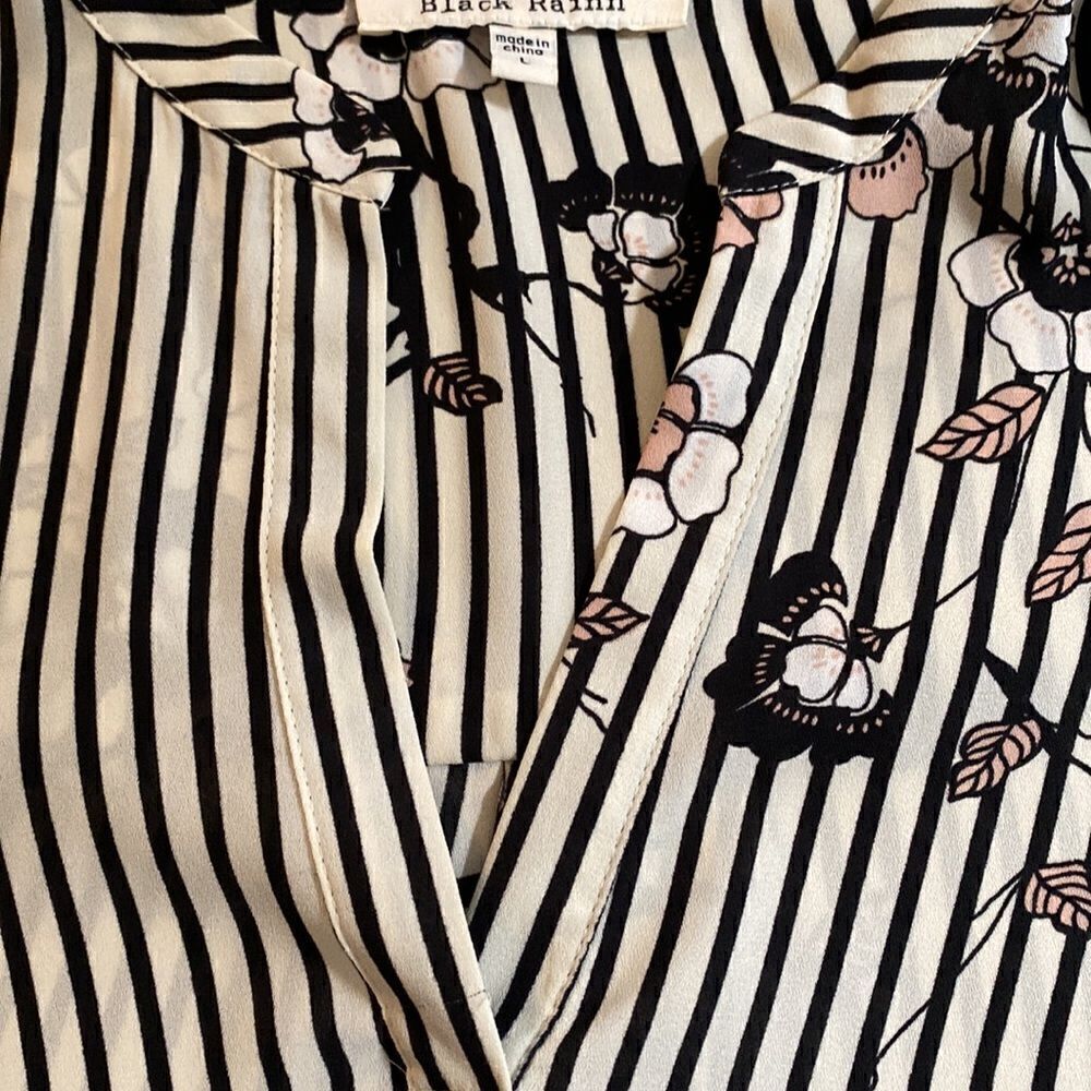 Black Rainn Women’s Stripe and Floral Blouse - Picture 3 of 8